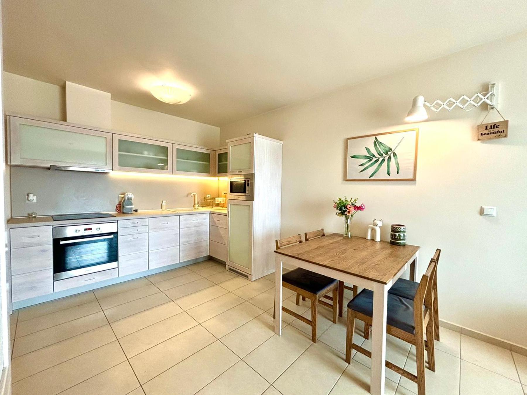 Apartament Downтown - Free Parking Warna Zewnętrze zdjęcie